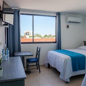 Habitación Estándar con 2 Camas Individuales